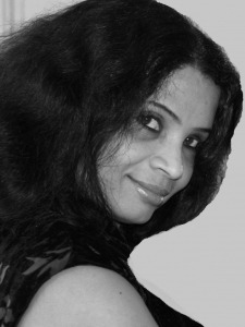 Rethy-Devi-black-and-white-side-960×300